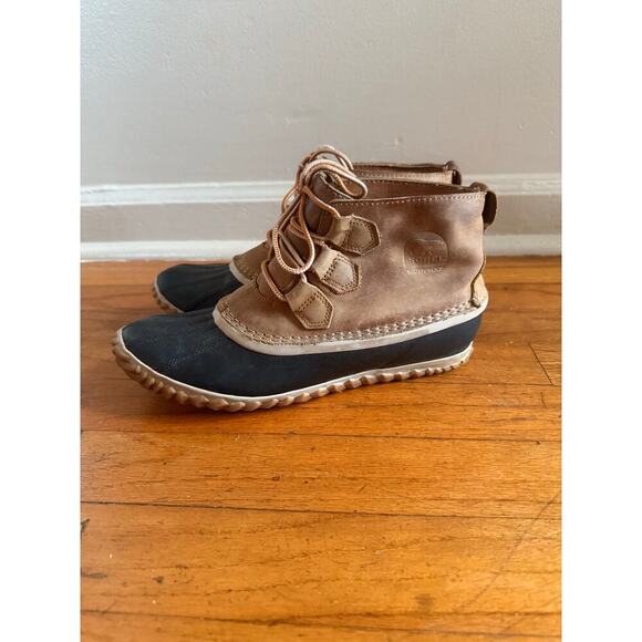 SOREL Women's Out N About Leather Duck Boots size 8.5 - Picture 2 of 13
